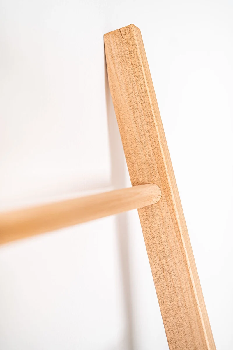 Kleiderleiter 212 cm lang, Eiche, Buche, Nussbaum, weiß lackiert