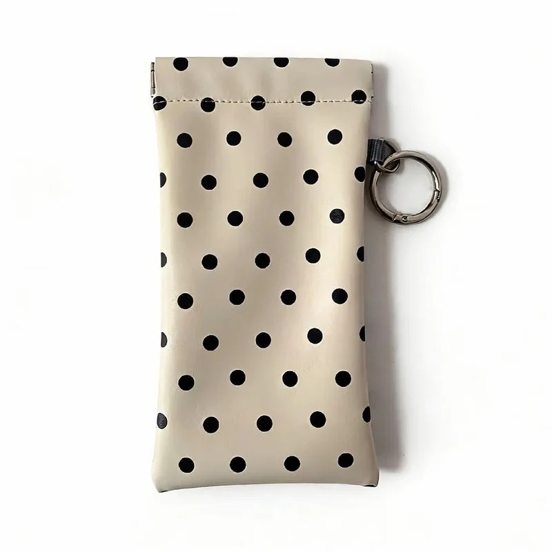 Snap-Close Magnetic Glasses Carry Pouch