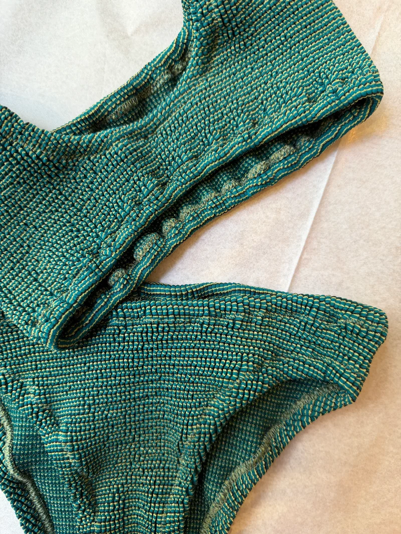 Zweiteiliger Badeanzug mit Knittereffekt
