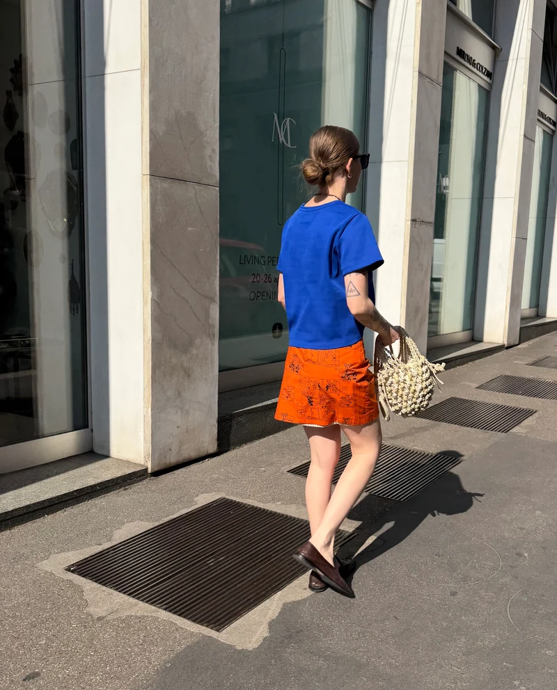 Kleinblaues Courbet-T-Shirt