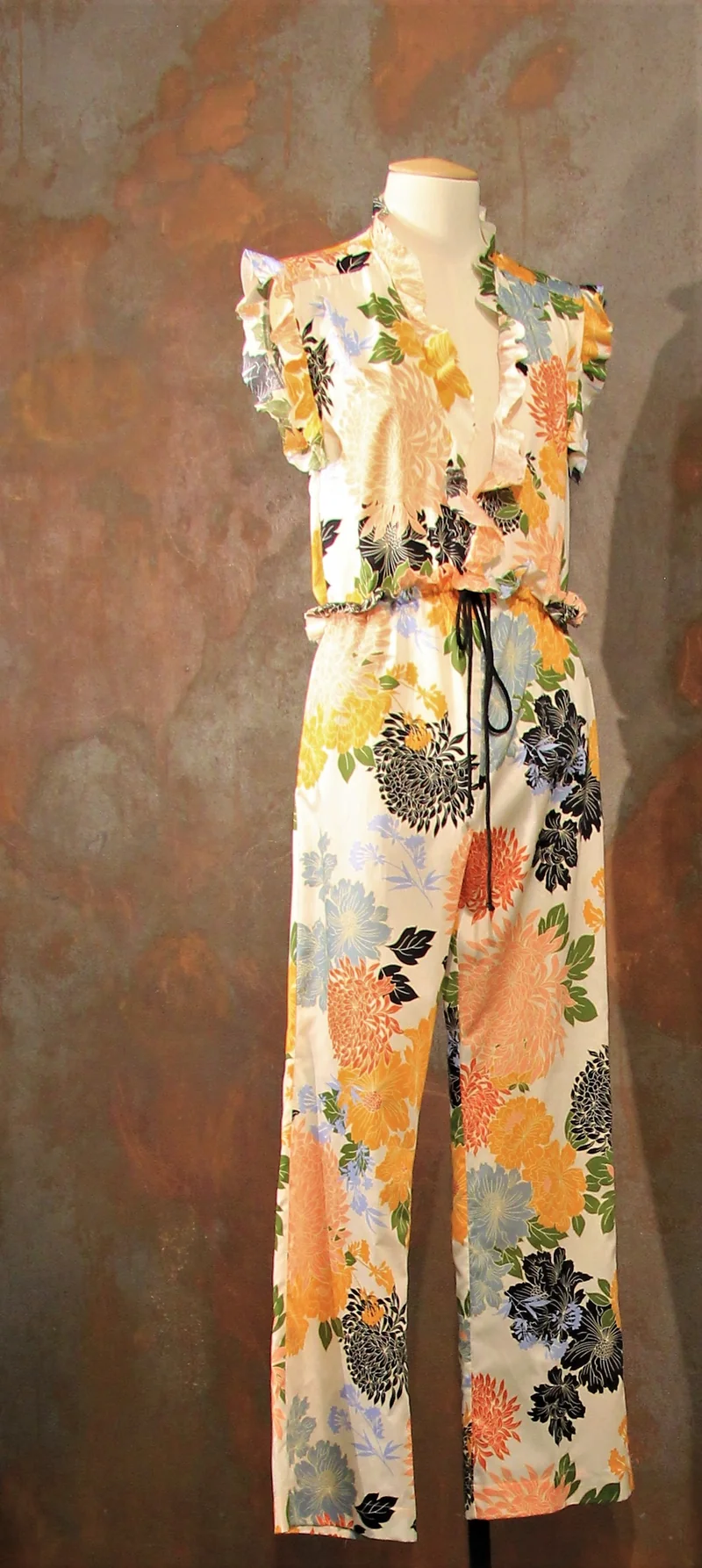 Schiele Pfingstrosen Overall