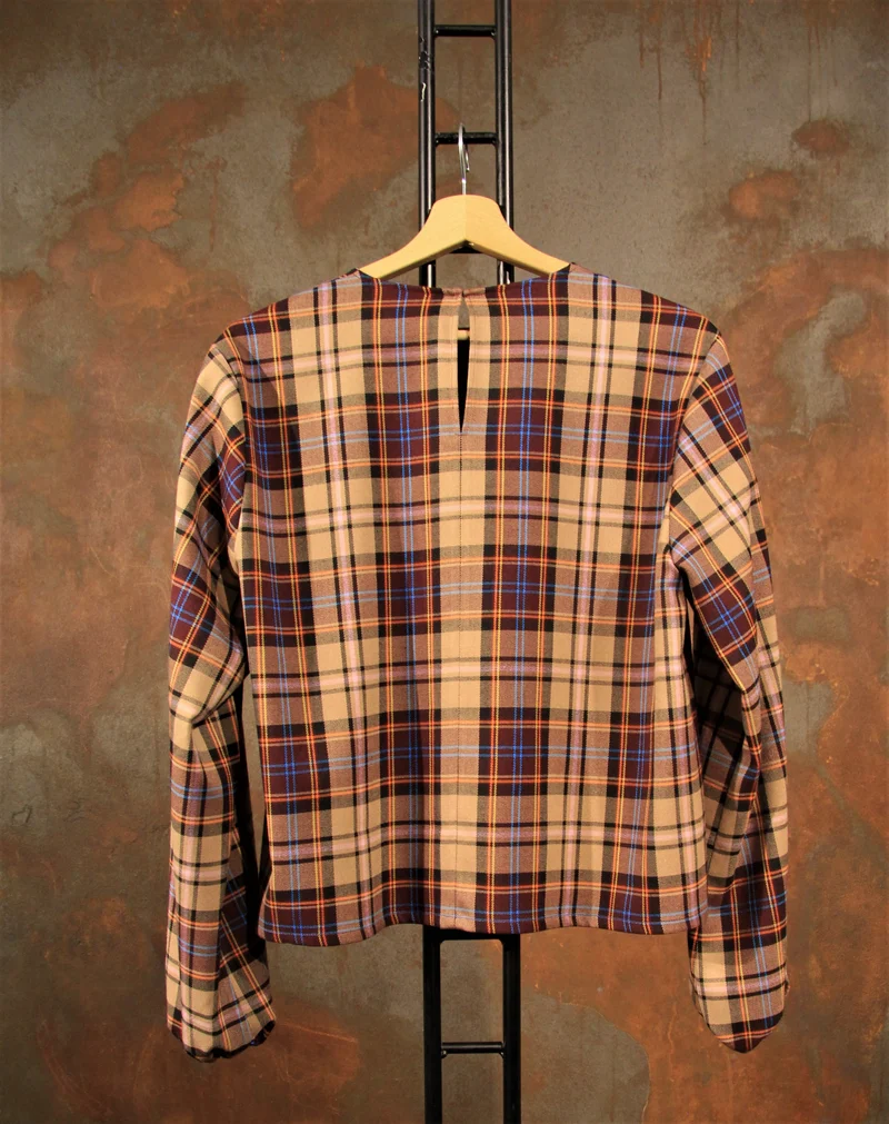Elf mehrfarbige Renoir-Pullover
