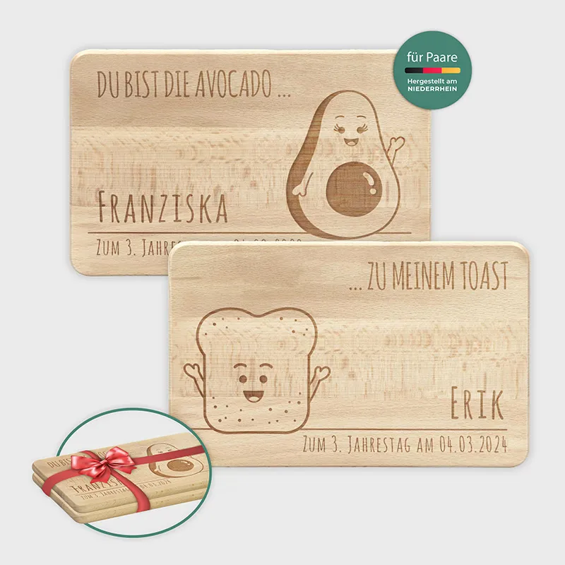 Frühstücksbrettchen mit Gravur Personalisiert - Gravur mit Namen - 2er-Set Avocado & Toast | Romantisches Geschenk für sie und ihn - FSC®