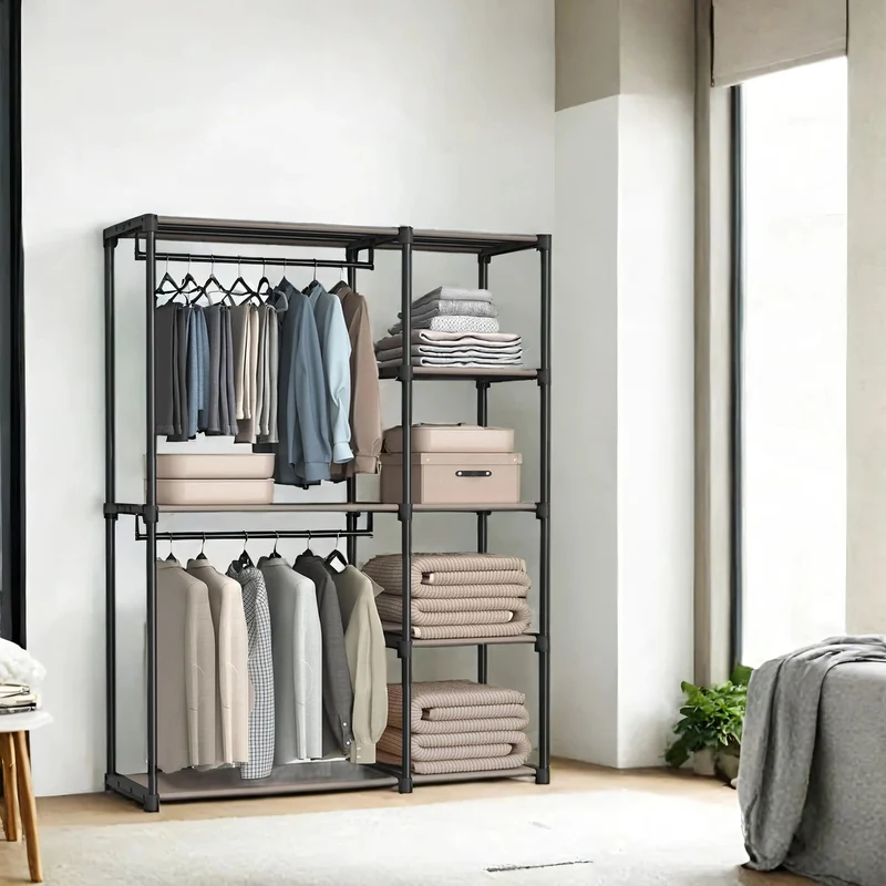 Offener Kleiderschrank